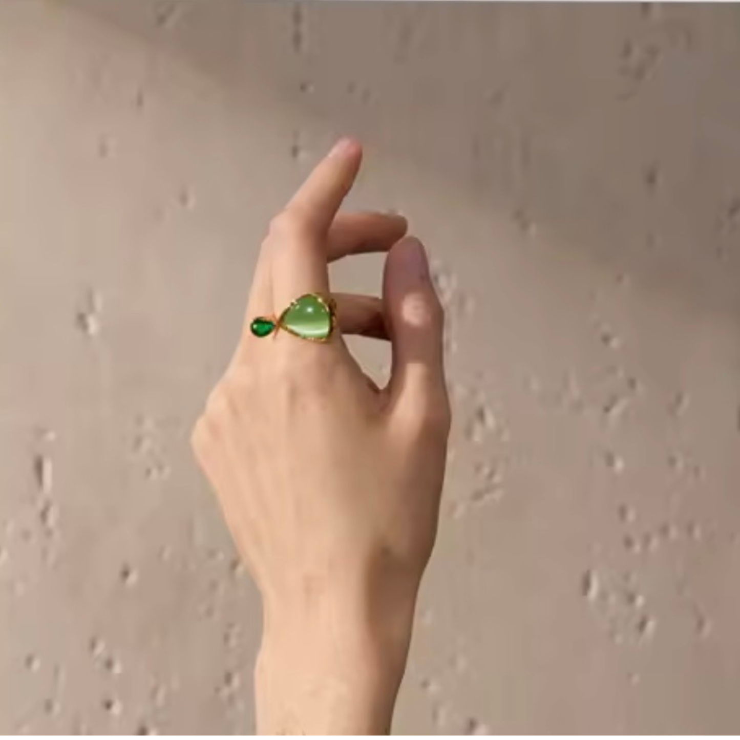 Bague Syléa ajustable pierre verte dorée | CLAWME HOPE