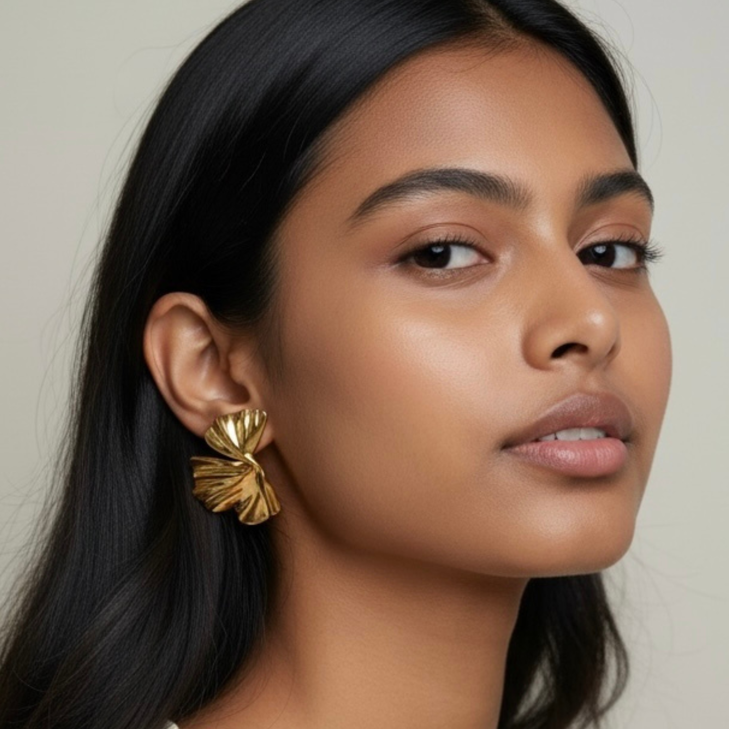 Boucles Néora dorées sculpturales | CLAWME HOPE
