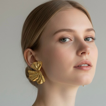 Boucles Néora dorées sculpturales | CLAWME HOPE
