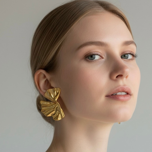 Boucles Néora dorées sculpturales | CLAWME HOPE