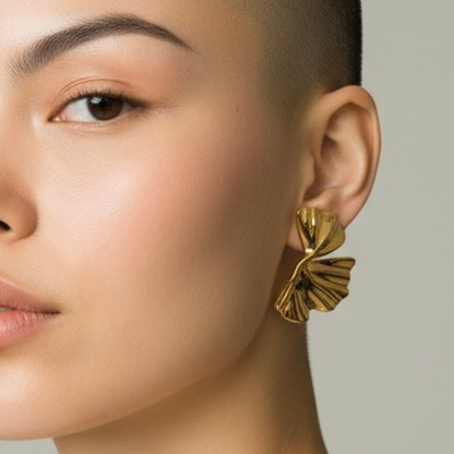Boucles Néora dorées sculpturales | CLAWME HOPE