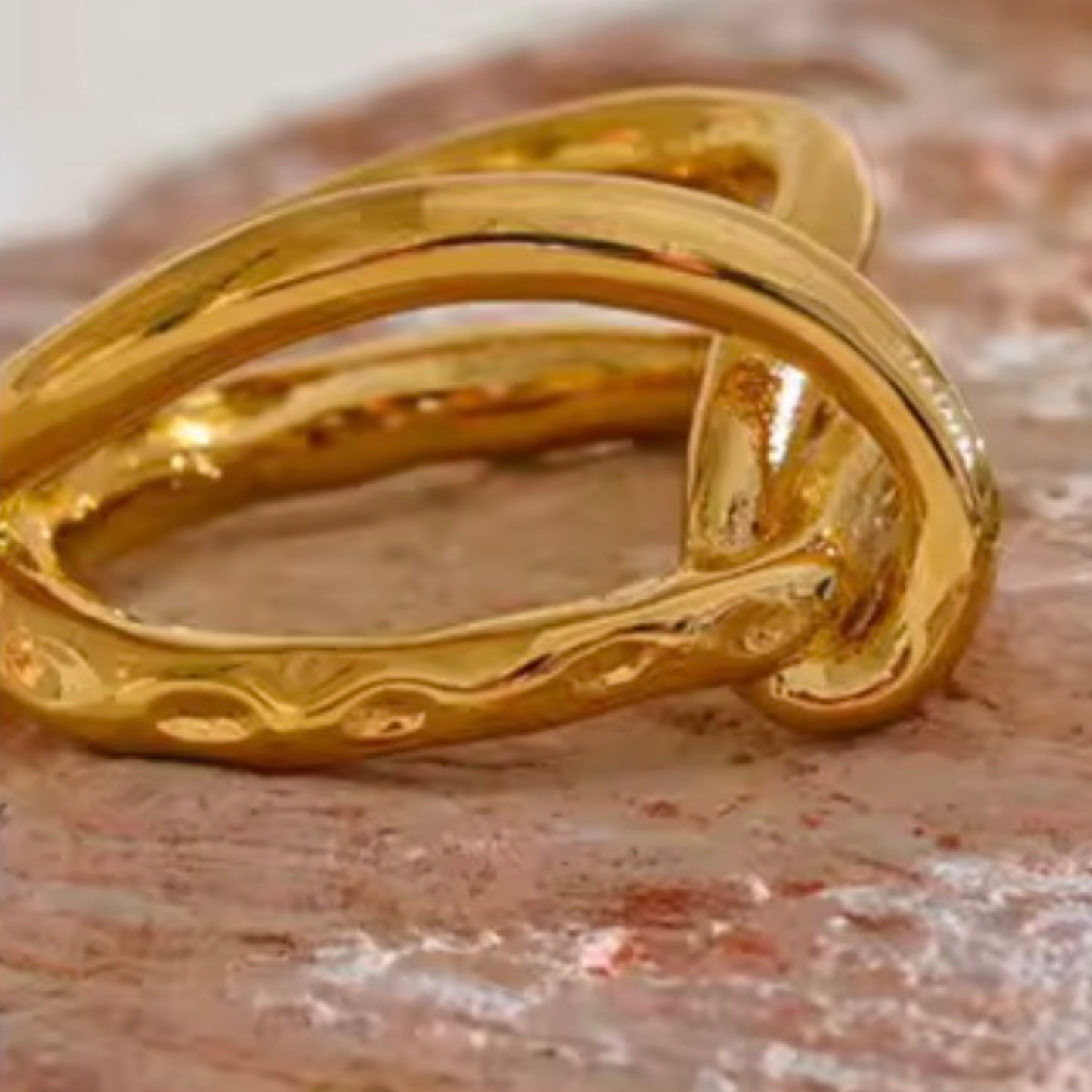 Bague Sculpturale Dorée Femme – ELARA | CLAWME HOPE