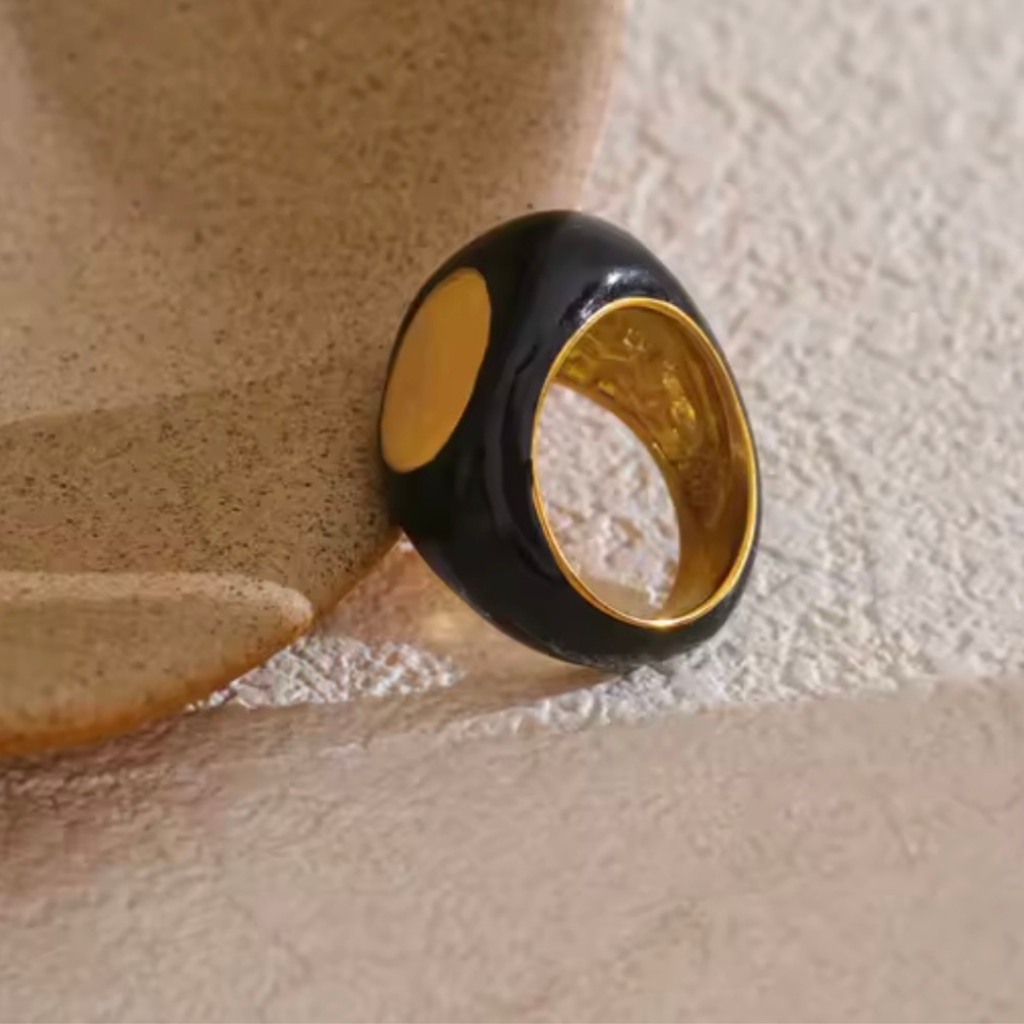 Bague Dorée Émaillée Noéra | Bijou Élégant & Contemporain – CLAWME HOPE